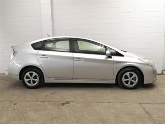 2012 Toyota Prius - Thumbnail