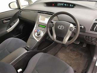 2012 Toyota Prius - Thumbnail