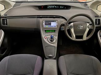 2012 Toyota Prius - Thumbnail
