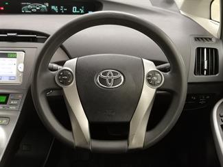 2012 Toyota Prius - Thumbnail