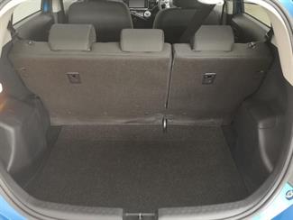 2015 Toyota Aqua - Thumbnail