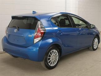 2015 Toyota Aqua - Thumbnail