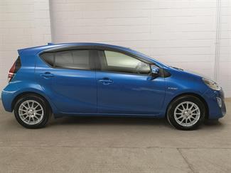 2015 Toyota Aqua - Thumbnail