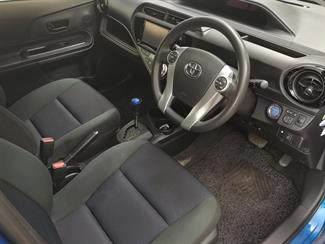 2015 Toyota Aqua - Thumbnail