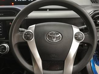 2015 Toyota Aqua - Thumbnail