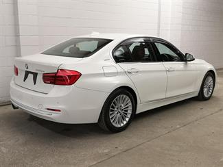 2017 BMW 330e - Thumbnail