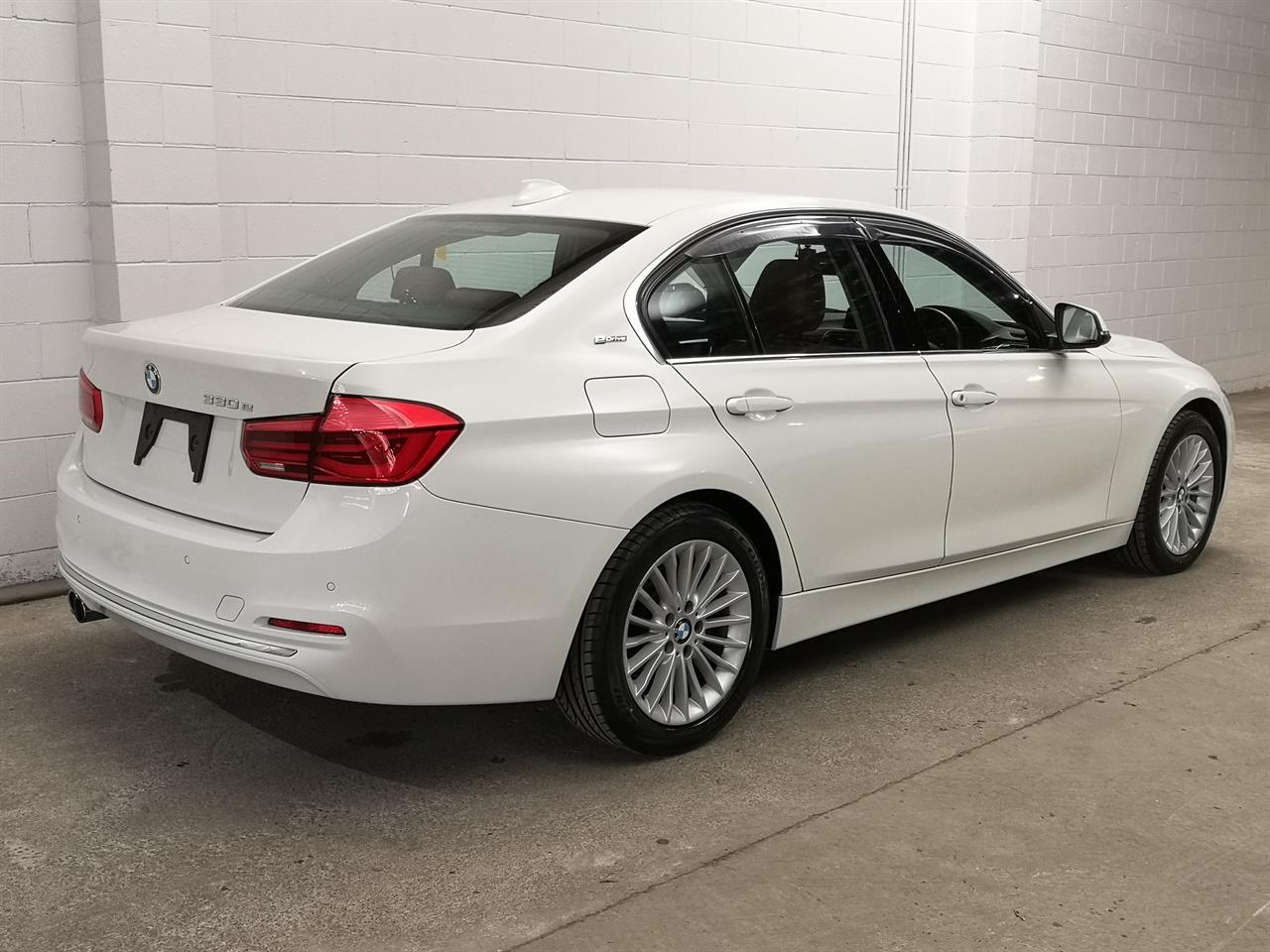 2017 BMW 330e