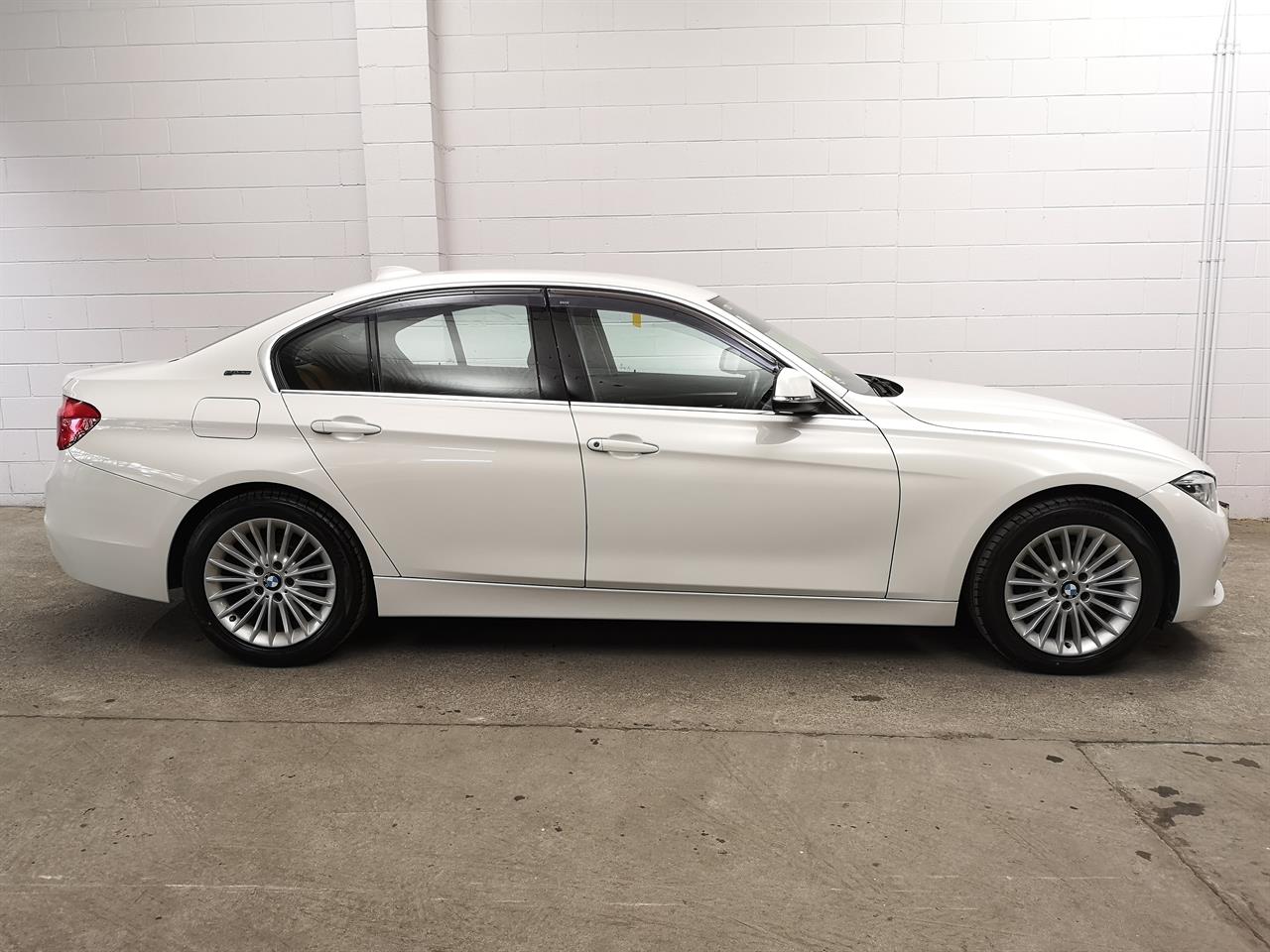 2017 BMW 330e