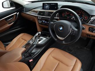 2017 BMW 330e - Thumbnail