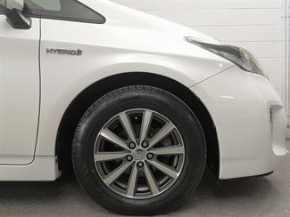2013 Toyota Prius - Thumbnail