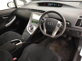 2013 Toyota Prius - Thumbnail