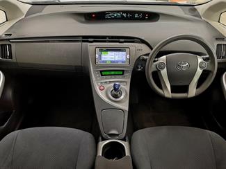 2013 Toyota Prius - Thumbnail