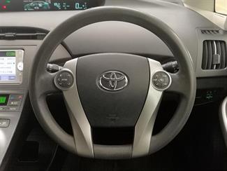 2013 Toyota Prius - Thumbnail