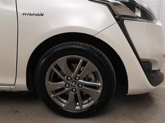 2017 Toyota Sienta - Thumbnail