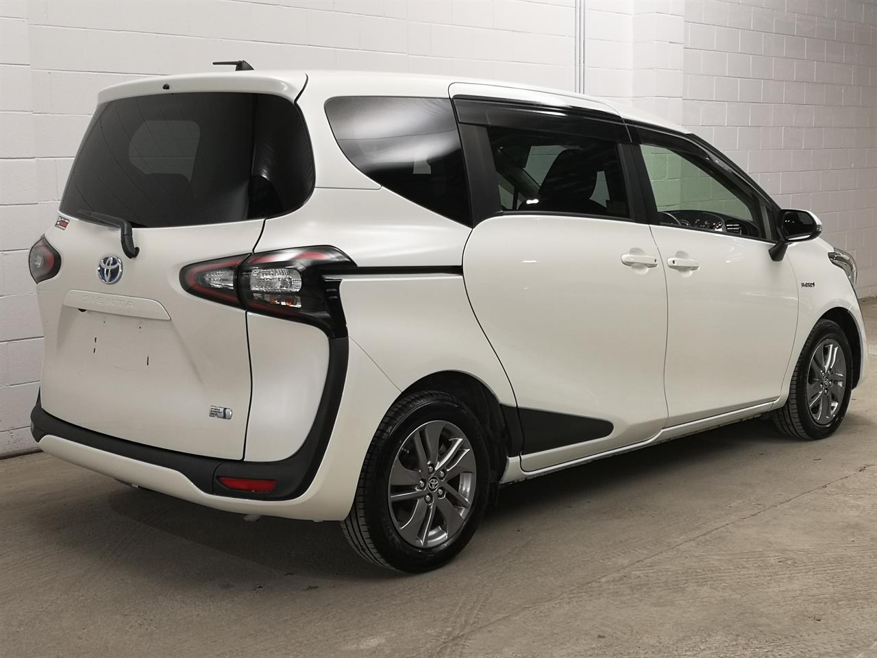 2017 Toyota Sienta