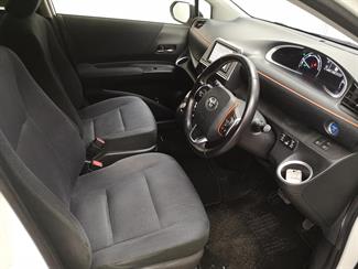 2017 Toyota Sienta - Thumbnail