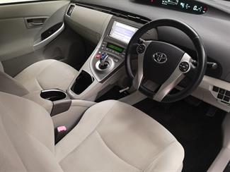 2013 Toyota Prius - Thumbnail