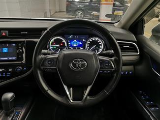 2017 Toyota Camry - Thumbnail