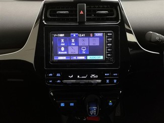 2021 Toyota Prius - Thumbnail