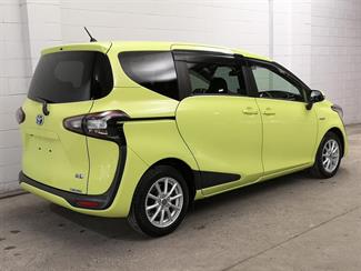 2017 Toyota Sienta - Thumbnail