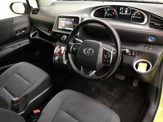 2017 Toyota Sienta - Thumbnail