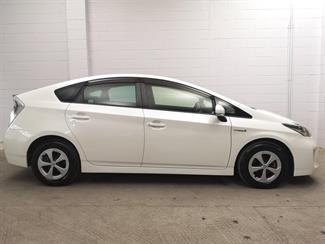 2014 Toyota Prius - Thumbnail