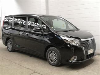 2015 Toyota Esquire - Thumbnail