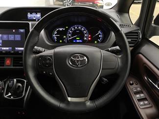 2015 Toyota Esquire - Thumbnail