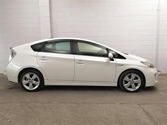 2012 Toyota Prius - Thumbnail