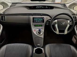 2012 Toyota Prius - Thumbnail