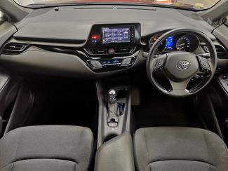 2017 Toyota C-HR - Thumbnail