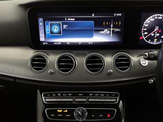 2017 Mercedes-Benz E 220 - Thumbnail
