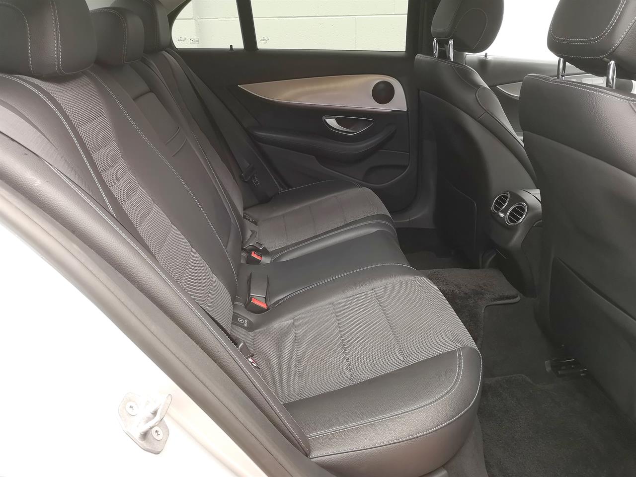 2017 Mercedes-Benz E 220