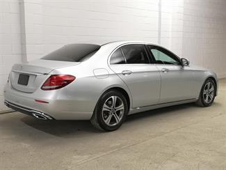 2017 Mercedes-Benz E 220 - Thumbnail