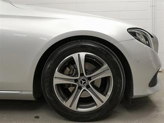 2017 Mercedes-Benz E 220 - Thumbnail