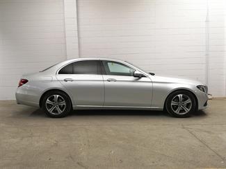 2017 Mercedes-Benz E 220 - Thumbnail