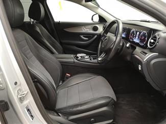 2017 Mercedes-Benz E 220 - Thumbnail