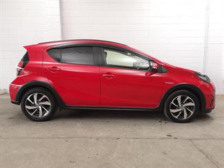 2017 Toyota Aqua - Thumbnail