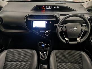 2017 Toyota Aqua - Thumbnail