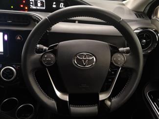 2017 Toyota Aqua - Thumbnail