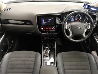 2019 Mitsubishi Outlander - Thumbnail