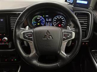 2019 Mitsubishi Outlander - Thumbnail