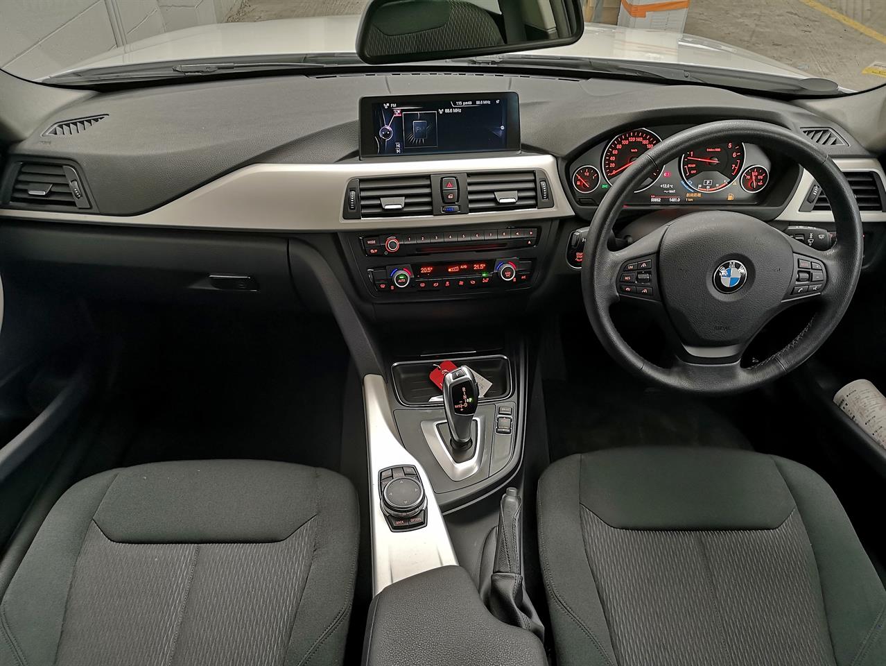 2015 BMW 320i