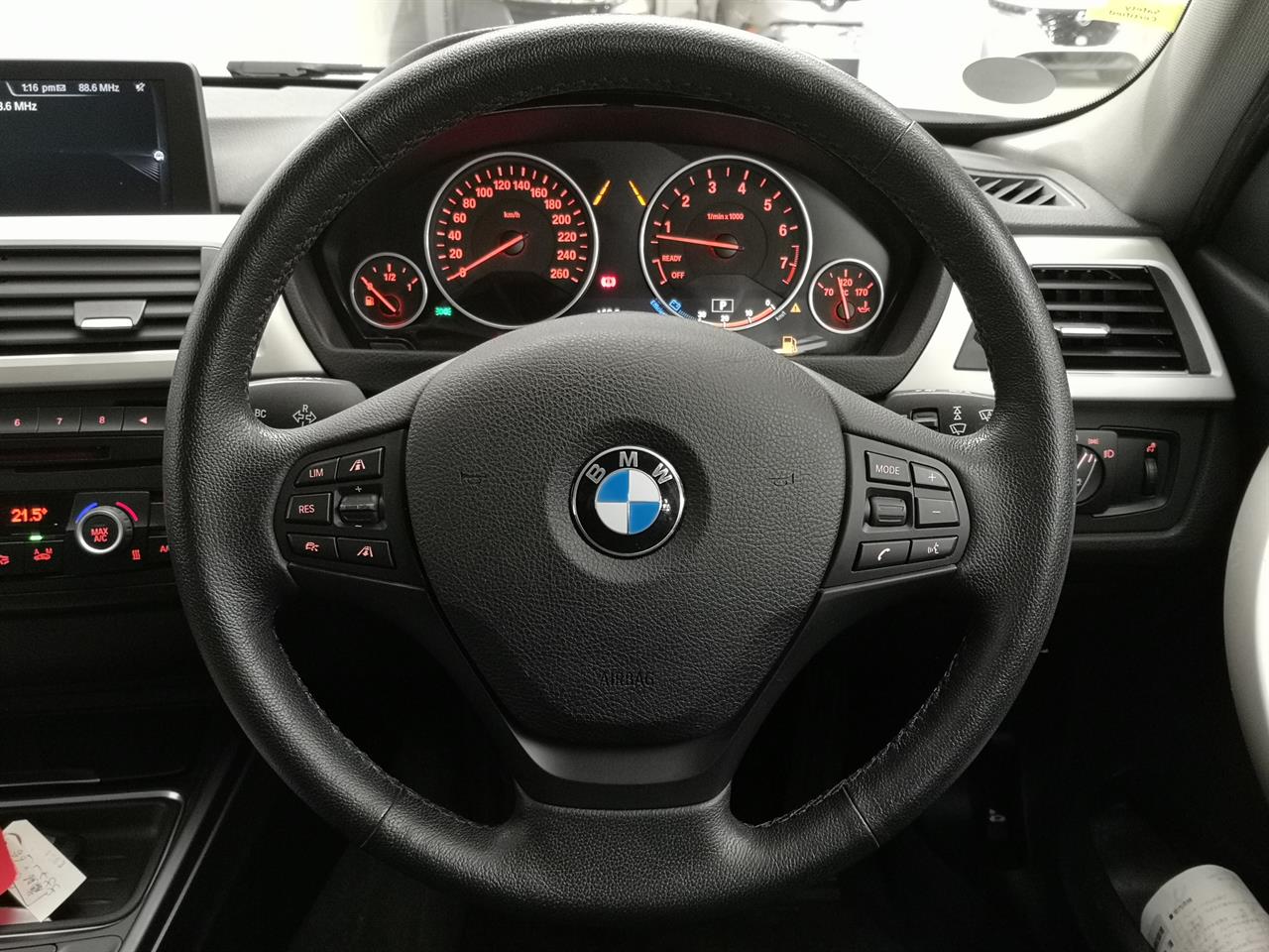 2015 BMW 320i
