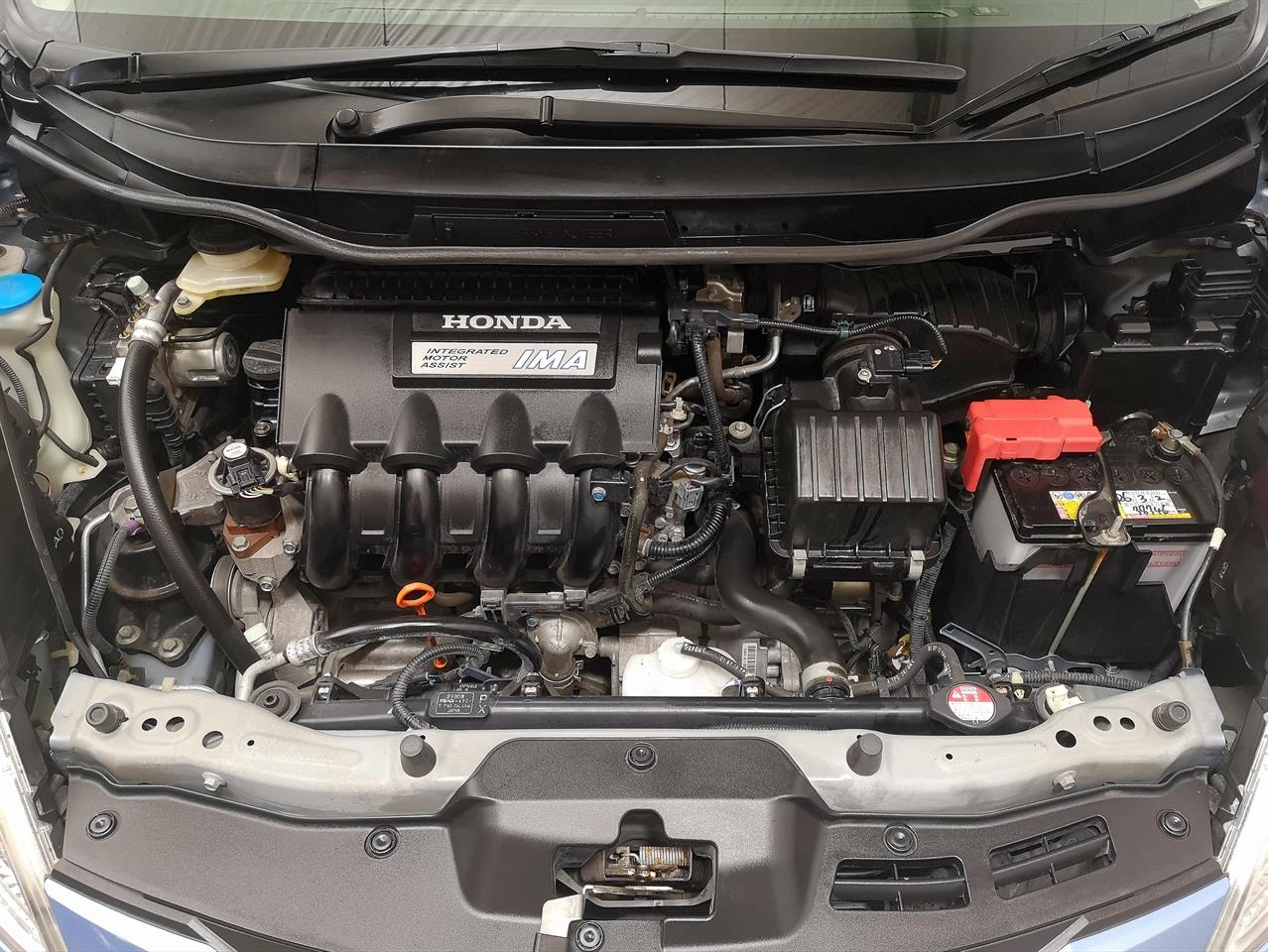 2013 Honda FIT SHUTTLE