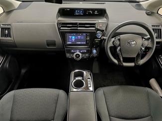 2017 Toyota Prius - Thumbnail