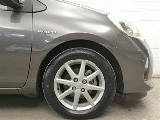 2013 Toyota Aqua - Thumbnail