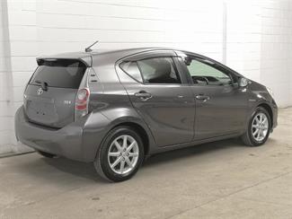 2013 Toyota Aqua - Thumbnail