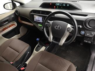 2013 Toyota Aqua - Thumbnail