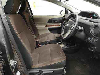 2013 Toyota Aqua - Thumbnail